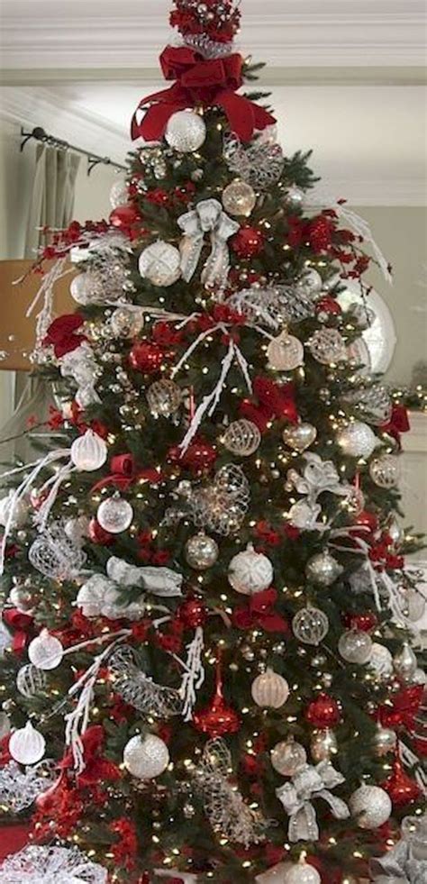 80 Beautiful Christmas Tree Decorating Ideas You Should Try 17