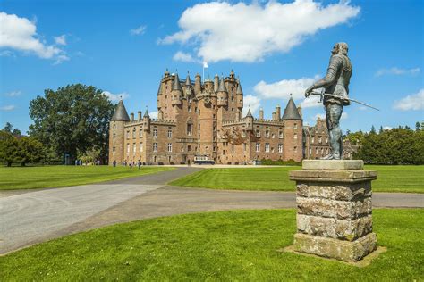 We Wish We Could Go To These Scottish Castles Right Now
