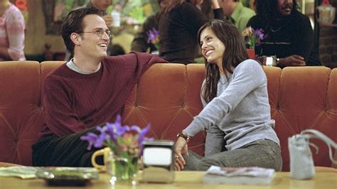 when matthew perry was said to be in love with his friends co star courteney cox hindustan times