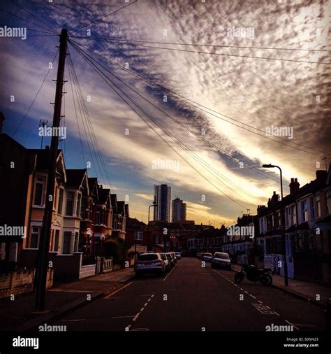 North London Street In The Early Evening Stock Photo Alamy
