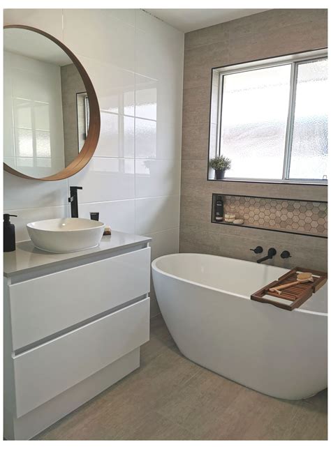 Bathrooms schnarr craftsmen 7 x 10 bathroom design 25 best ideas. Gladstone Main Bathroom #freestanding #bath #layout ...