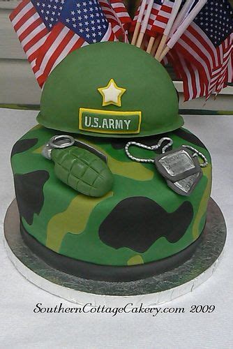 Soldier uniform army cakes, fondant decorations. Camouflage army cake | Army cake
