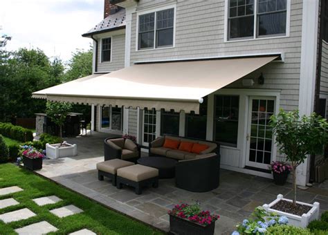 Retractable Awnings Shading Texas In 2021 Outdoor Awnings Patio