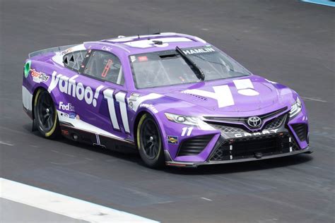 Denny Hamlin Wins Pole For Nascar Cup Series First Street Race In