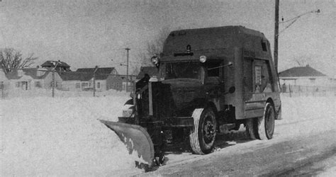 Plowing Dity Snow Plowing Garbage Truck Raypa Flickr