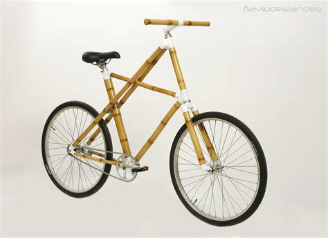 Brasileiro cria bicicleta de bambu que vira peça de museu na Dinamarca