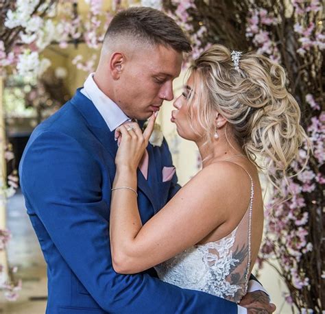 Love Islands Alex And Olivia Bowen Share Stunning Wedding Snaps As They Celebrate Anniversary