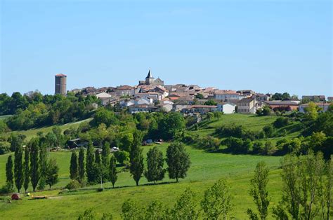 Il y avait 543 femmes, 594 enfants, 90 vieillards et deux miliciens. Lot-et-Garonne - Département 47 - Arts et Voyages