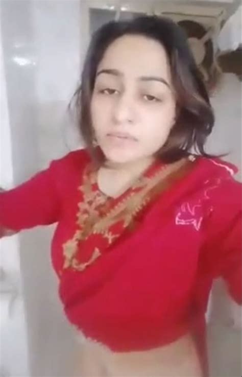 Horny Paki Showing Her Choot And Boobs
