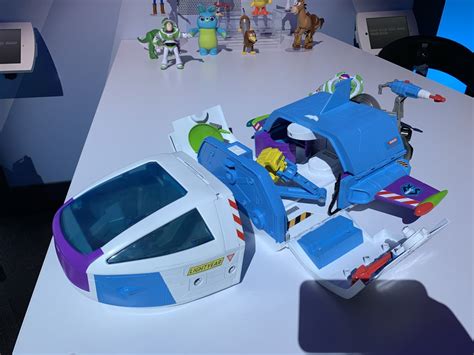 Disney Pixar Toy Story Buzz Lightyear Command Spaceship Set Best Toy