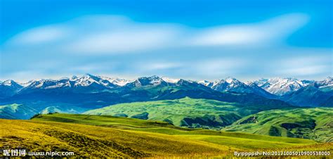 绿色草原雪山山脉摄影图自然风景自然景观摄影图库昵图网