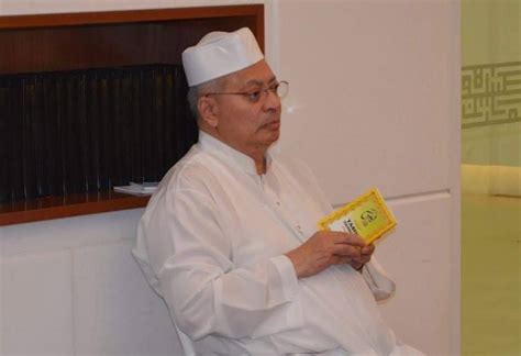 Currently, he is the group chairman of cahya mata sarawak berhad and chairman of salcon berhad. Wakafkan Masjid Jutaan Ringgit, Mahu Dikebumi Di Rumah ...