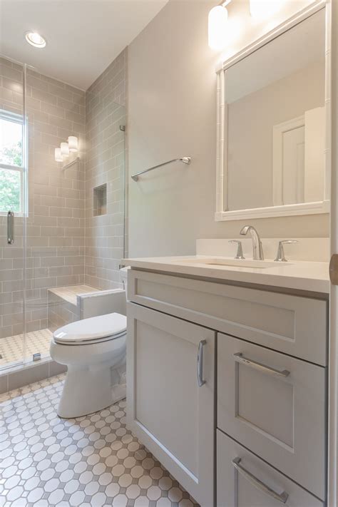 Modern bathroom design trends offer spectacular tiles for decorating walls and floors in 2020. 7+ Bathroom Tile Ideas - Colorful Tiled Bathrooms | Trendy ...
