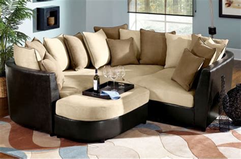 Un estilo moderno de decoración utiliza una gama de colores determinada para elegir los muebles, los elementos. Modernos y Lujosos Muebles para Sala de Estar