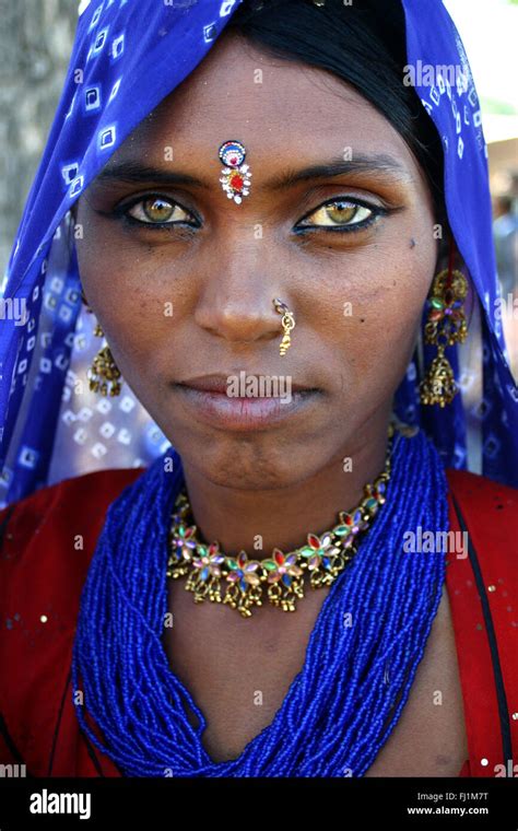 Beautiful Rajasthani Woman With Amazing Green Eyes In Pushkar India