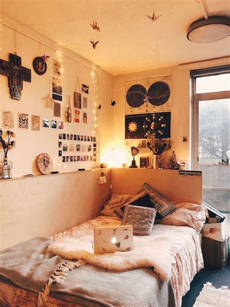 question what are the best bedroom design ideas on a budget? Adorable 35 Cheerful Christmas Dorm Room Decorating Ideas ...