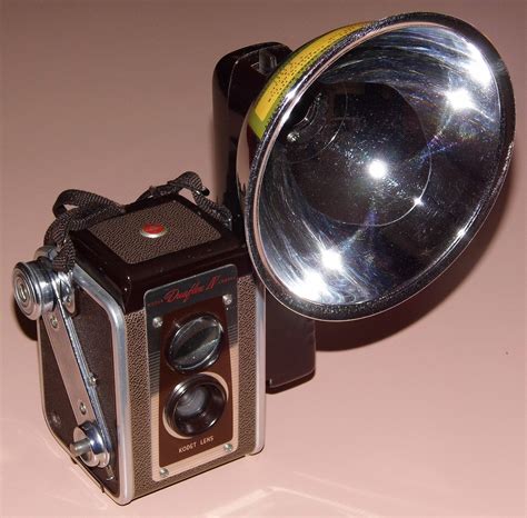 Vintage Kodak Duaflex Iv Flash Camera Uses 620 Roll Film Circa 1950