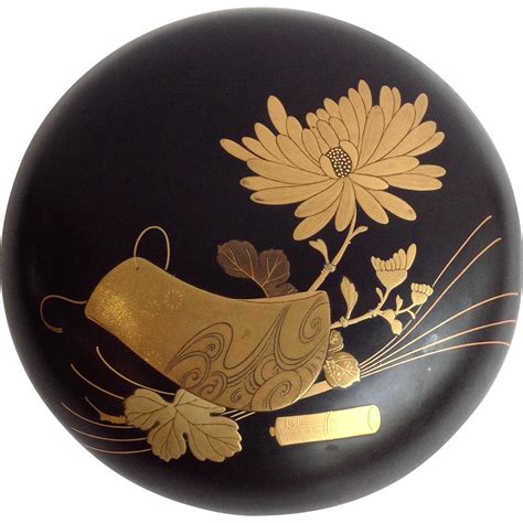 Japanese Round Lacquer Box with Gilt Chrysanthemum 7 3/4