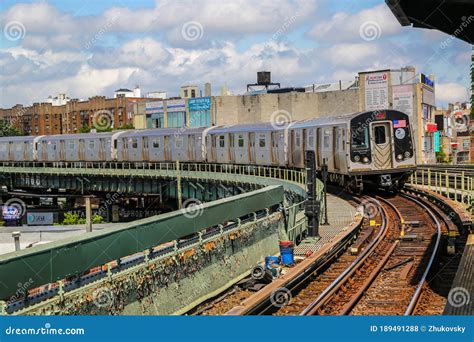 Nyc Subway Q Train Arrives At Brighton Beach Station In Brooklyn