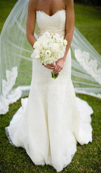 Gorgeous Long Veil White Flowers And A Simple Dress
