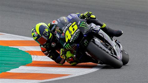 Valentino rossi is an italian professional motorcycle road racer and multiple time motogp world champion. Medienbericht: MotoGP-Legende Valentino Rossi macht 2021 ...