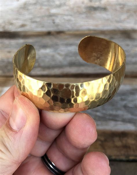 Hammered Domed Brass Cuff Bracelet 34 Wide Msbr1041 Etsy Italia