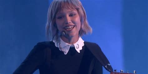 grace vanderwaal performs ‘moonlight on aft stage during quarterfinal results show video