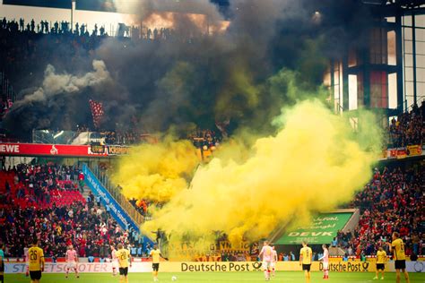 22 Jahre Ultras Dynamo Die Geilsten Pyro Shows Der Ultragruppe