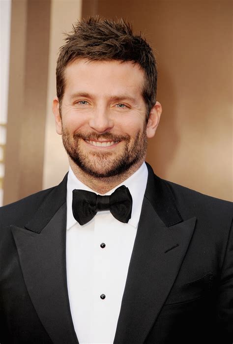 Born in january 1975 in philly, bradley cooper is best known for his summer 2009 blockbuster, the after graduating georgetown university in 1997, cooper moved to nyc to pursue an mfa at the new. Bradley Cooper saa oman agenttisarjansa | Elokuvat ...