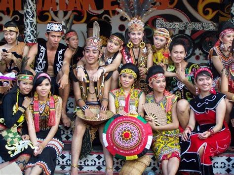 Gambar Suku Dayak Kalimantan
