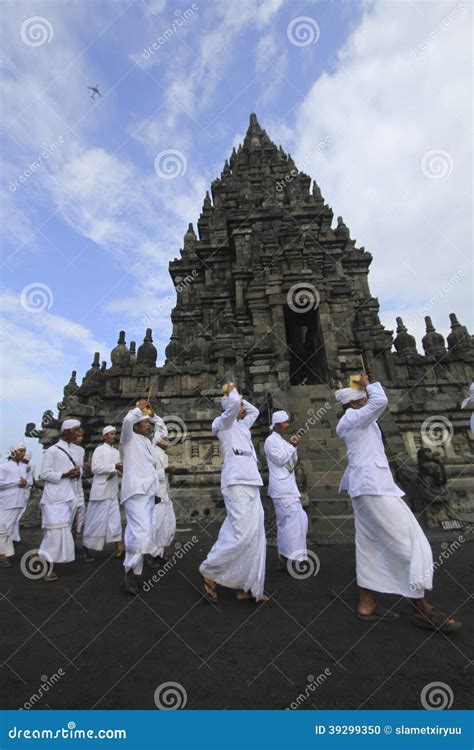 Tawur Agung Kesanga Imagen Editorial Imagen De Dios