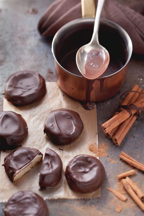 Rezept fur marshmallow kuchen rezept kuchen und torten rezepte kuchen ohne backen marshmallow kuchen. Schoko-Cookies mit Marshmallows | Rezept | Schoko cookies ...