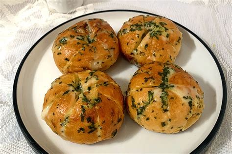 All recipes must be formatted properly. Resep Garlic Cheese Bread Korea Super Praktis Tanpa Oven!