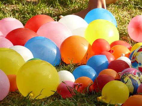 15 juegos con globos para niños super divertidos - Globos con sorpresa