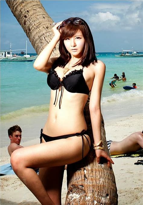 Foto Model Seksi Dan Cantik Asal Korea Ryu Ji Hye