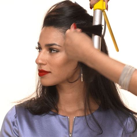 How To Get Classic Hollywood Waves In Two Easy Steps Hollywood Glam