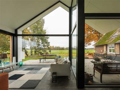 Dutch studio maas architecten have designed the modern countryside villa on the edge of berlicum, a town in north brabant in the netherlands. Verbouwing Laren - Maas architecten
