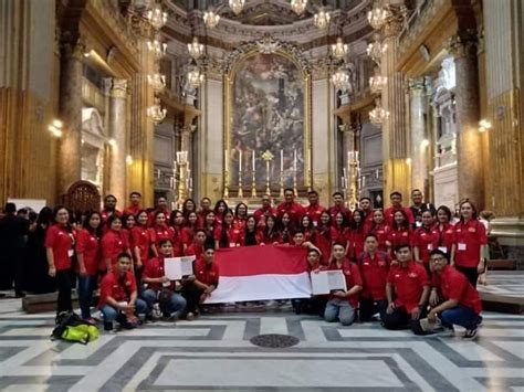 Sebuah paduan suara binaan dinas pemuda dan olahraga pemerintah provinsi dki jakarta, kata ahmad riza patria dalam video pendeknya, selasa 18 mei 2021. Membanggakan! Paduan Suara Indonesia Juara Kompetisi di Italia
