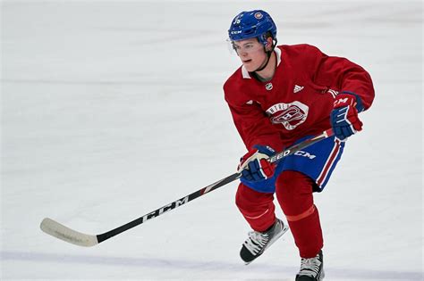 Cole caufield scored two goals and an assist in his ahl debut on friday night. Cole Caufield: le jeune homme qui aime marquer des buts