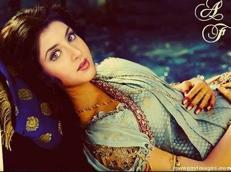 Divya Bharti On Instagram “divya Bharti Queen Of” Beautiful Girl Face Star Actress Asian
