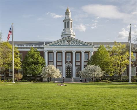 10 Best American Colleges For Undergraduate Studies In 2021