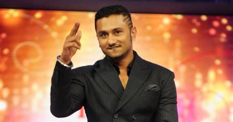 non bailable warrant issued against yo yo honey singh in 7 year old case lodged by ips officer