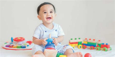 Mengikuti kemajuan dari tahapan perkembangan bayi sangat penting bagi orang tua. Perkembangan Bayi 9 Bulan: Makin Aktif Namun Tidak Nyaman ...