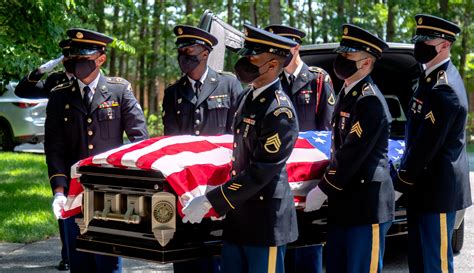 Ny Army National Guard Provides Military Funeral Honors For 8485 Families In 2021 Article