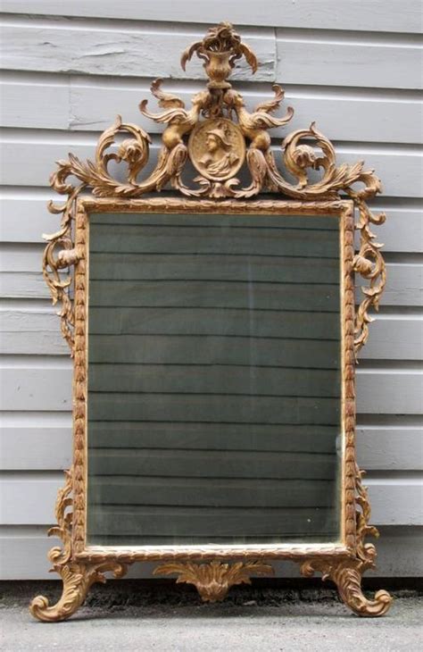 18th Century Italian Venetian Rococo Giltwood Mirror With Chinoiserie