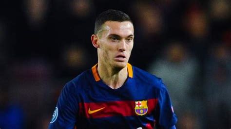 thomas vermaelen barcelona defender completes roma loan move bbc sport