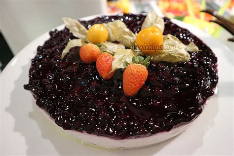 Aneka ragam menu buka puasa menarik dan lezat bisa dengan mudah dibuat oleh anda sebagai ibu rumah tangga. Berbuka-Puasa-Dalam-Taman,-Bufet-Ramadhan-2017-Restoran ...