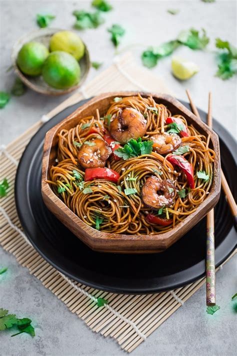 Heat 1 tablespoon of oil in pan. Easy Shrimp Lo Mein Noodles