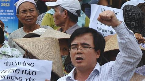 Vietnam Dissident Lawyer Set To Stand Trial
