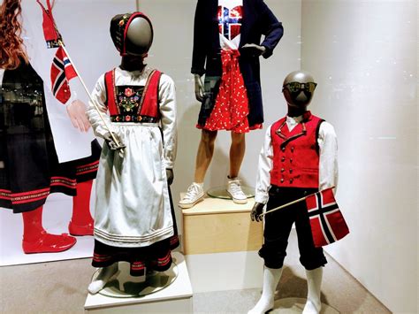 ノルウェーの民族衣装「ブーナッド」【娘のブーナッド探し編】 もかのノルウェー生活ブログ